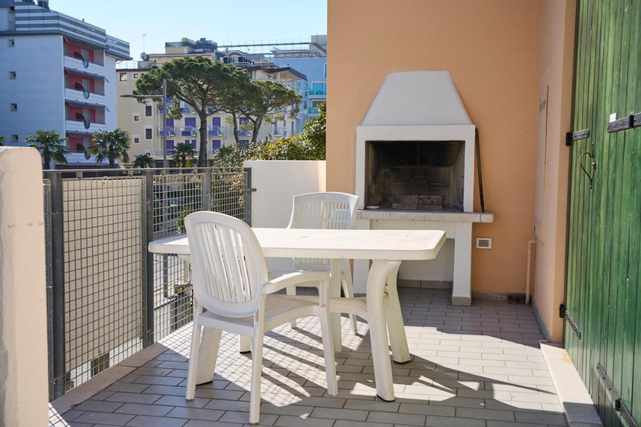 Appartamenti Villa Paola-Pochi Passi Dal Mare-Zona Piazza Aurora-Lido Di Jesolo Ngoại thất bức ảnh