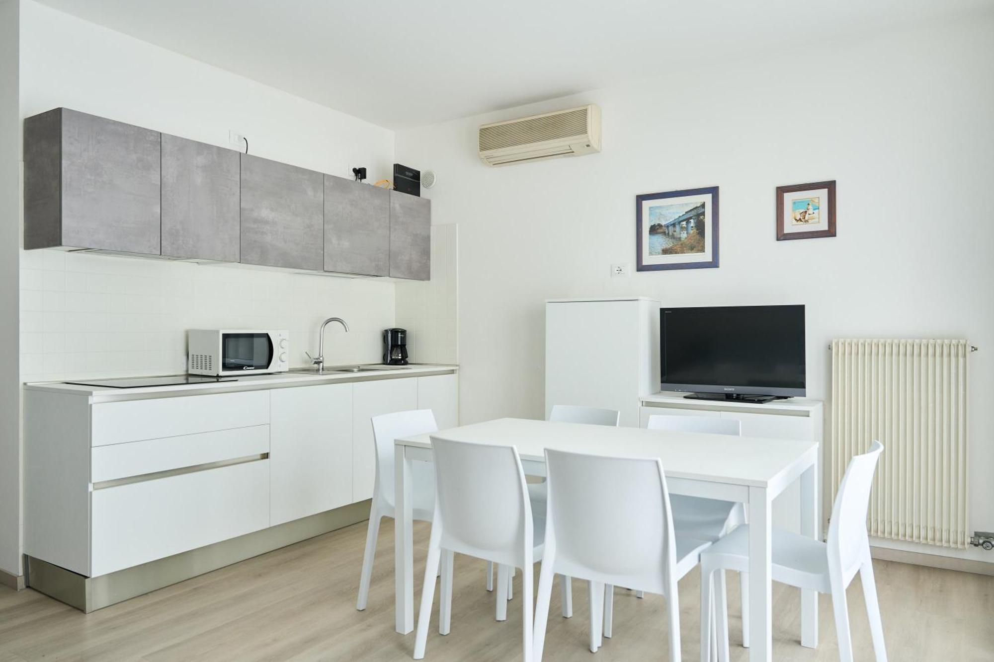Appartamenti Villa Paola-Pochi Passi Dal Mare-Zona Piazza Aurora-Lido Di Jesolo Ngoại thất bức ảnh